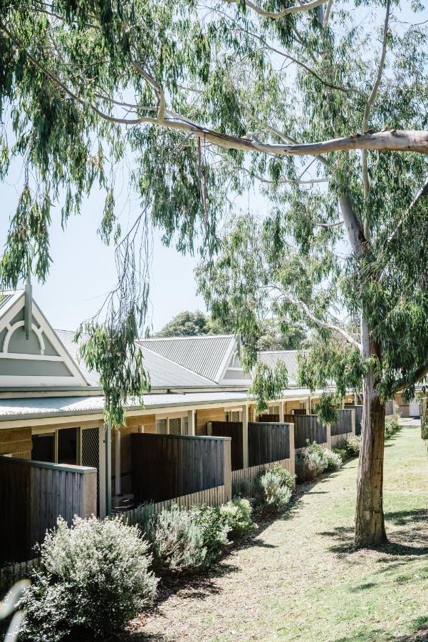 Fairways Resort Rosebud Exterior photo